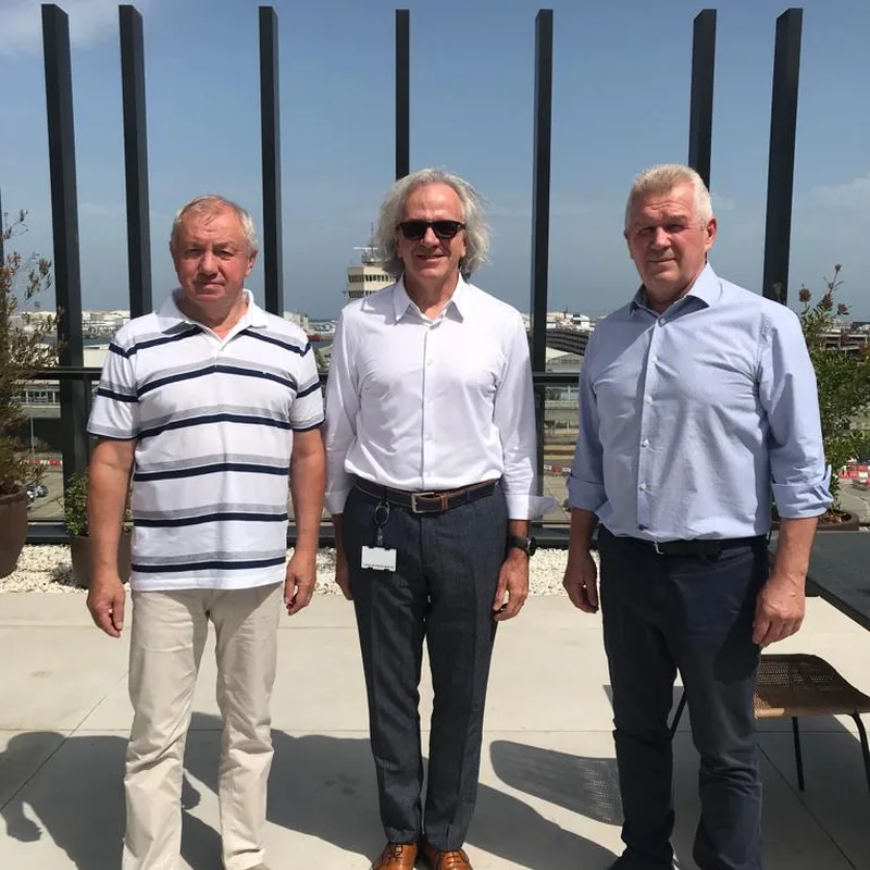 IMHOIT equipo en terraza